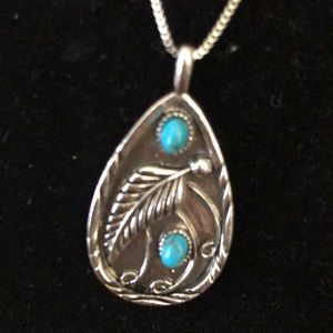 Lovely silver and turquoise pendant on a 16 inch box link chain NWOT